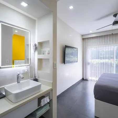 Wet Hotel - Adults Only